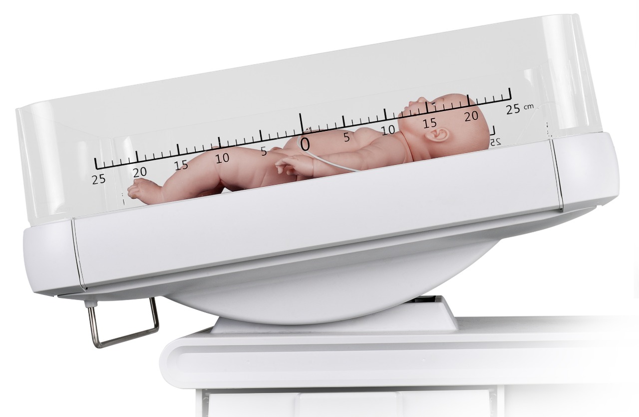 Неонатальный реанимационный стол Comen BQ80 имеет функцию электронной регулировки уровня наклона ложа с отображением угла наклона. Возвращением в положение «0» осуществляется одним нажатием кнопки