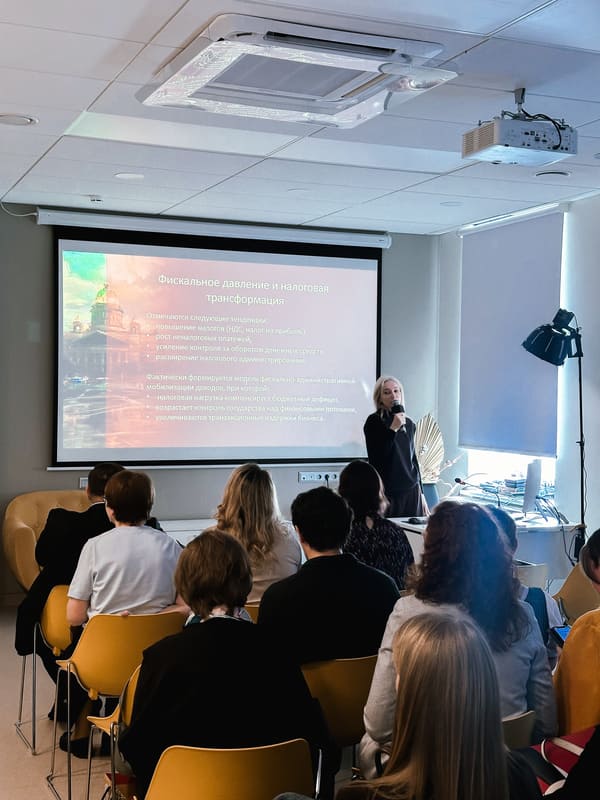 Большую часть времени участники посвятили обсуждению работы с отзывами и репутацией клиник.